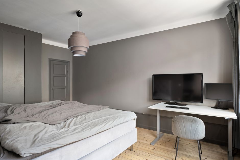 Aménager un coin bureau dans une chambre adulte