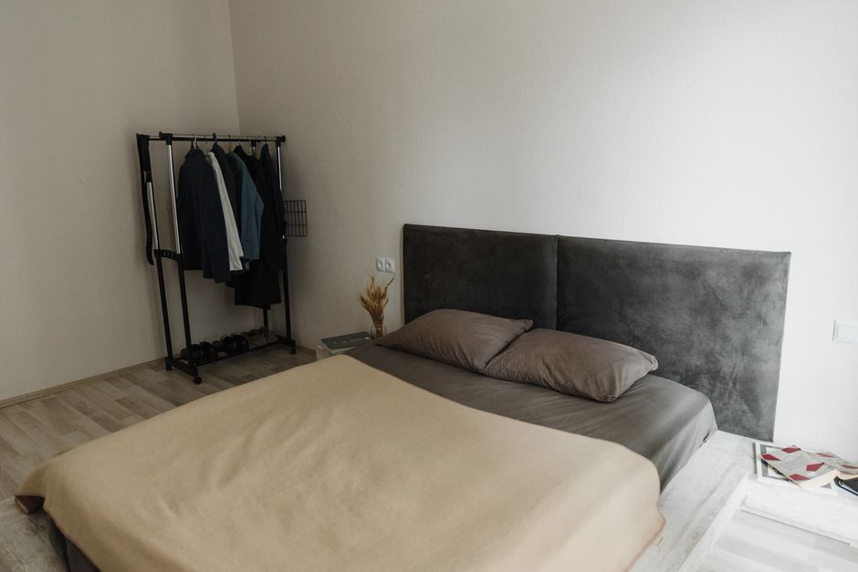 Chambre adulte zen aux teintes beige cocooning