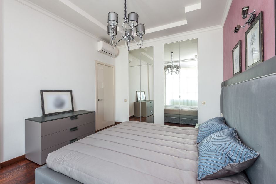Aménager une petite chambre parentale de 10 m² : le guide
